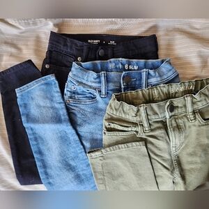(3) pairs of denim jeans Gap and 1 Old Navy all with hidden adjustable waitband